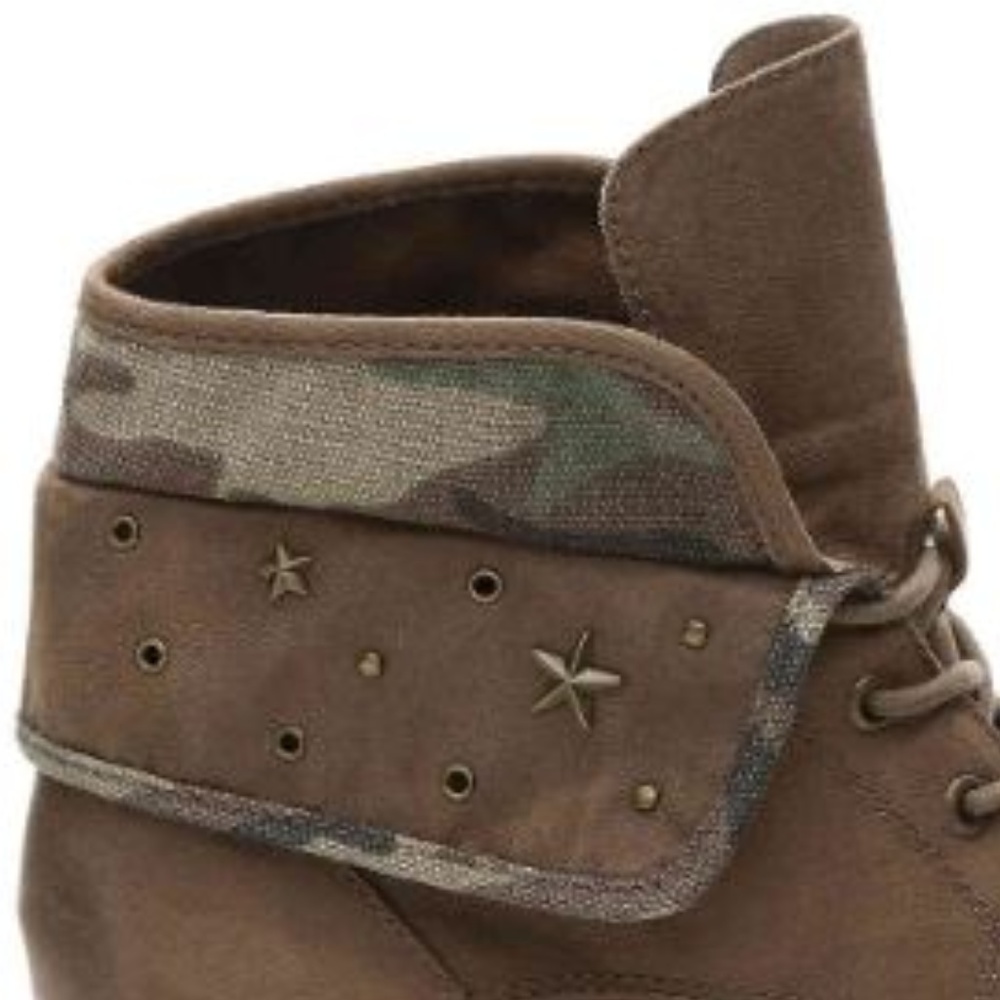 FLASH SALE - TODAY! Adorable Camouflage Booties - Picture 5 of 5